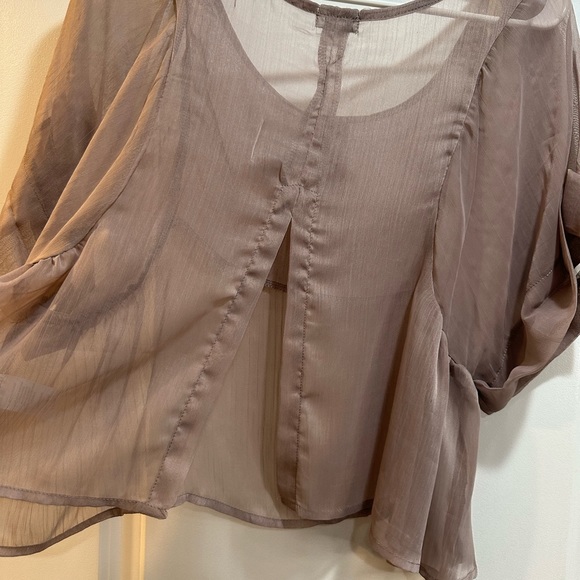 BRAND NEW women’s sheer top size Medium - Picture 4 of 4